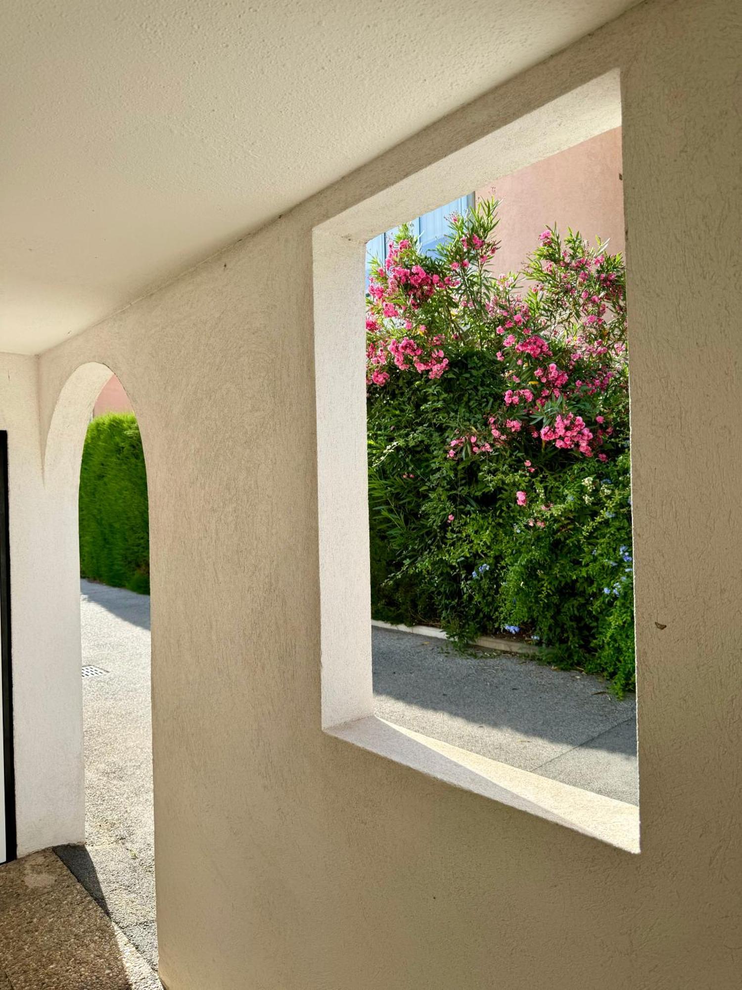 Beach Cannes Bungalows Le Cannet Exterior photo